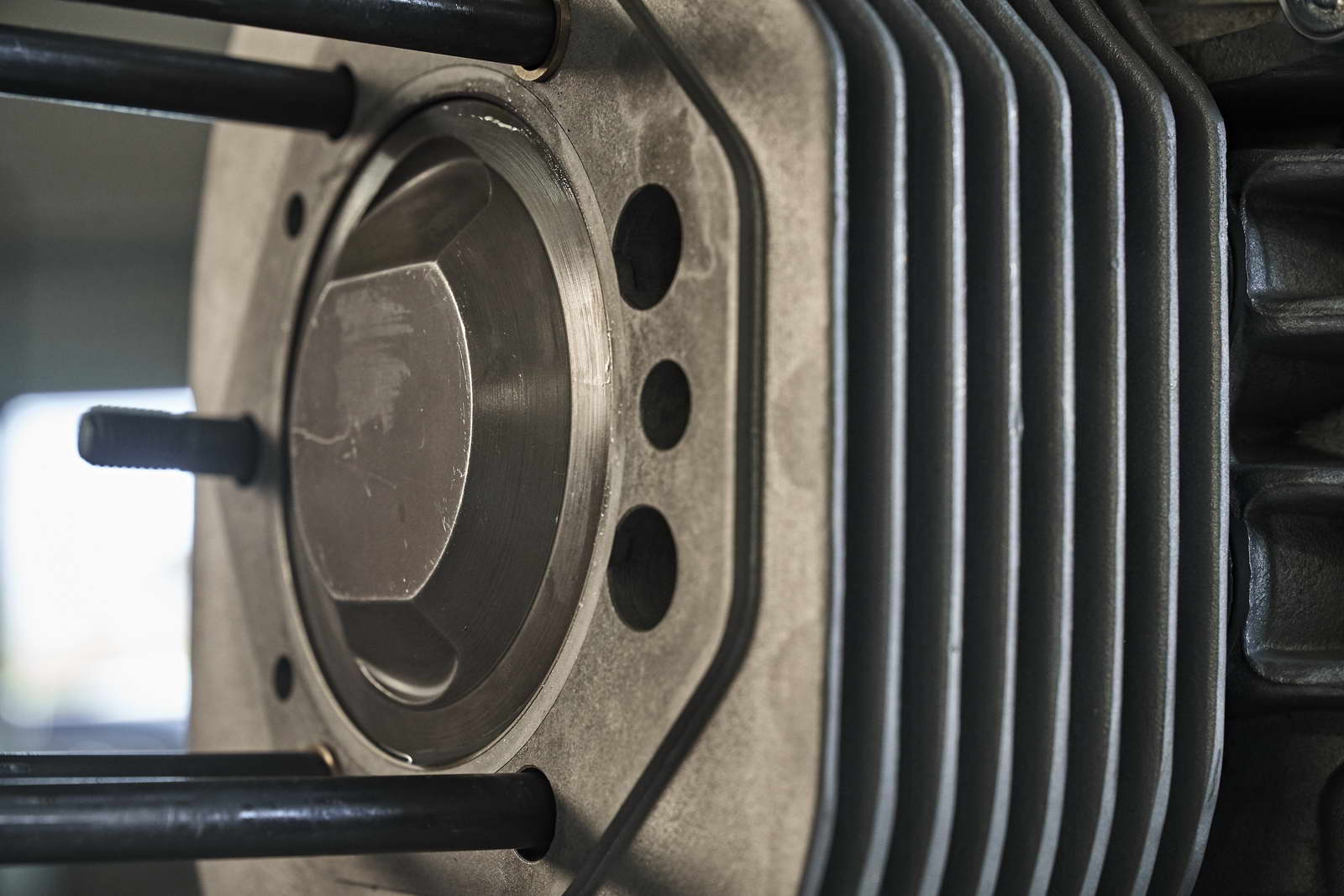 Guzzi Motor Zusammenbau René Nesselhauf